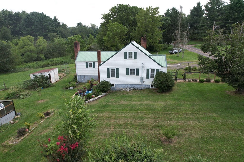 415 Joy Ranch Road Woodlawn, VA 24381 - Photo 38 of 44 Gallery Image 38