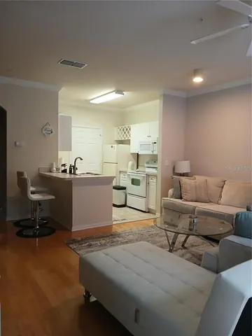 $2,100 | 1216 South Missouri Avenue, Unit 218, Clearwater, FL 33756