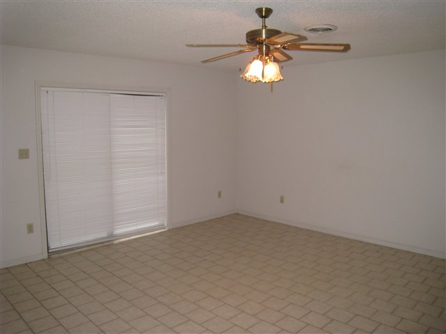 107 Wind Tree Lane Conway, SC 29526 - Photo 5 of 10 Gallery Image 5