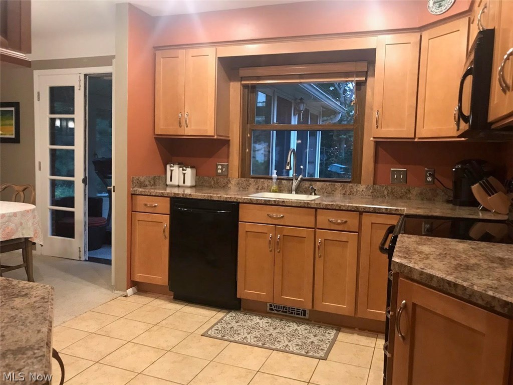 1188 Blanchester Road Lyndhurst, OH 44124 - Photo 9 of 27