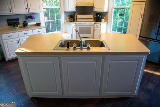 $500,000 | 66 Weaver Street, Baxley, GA 31513