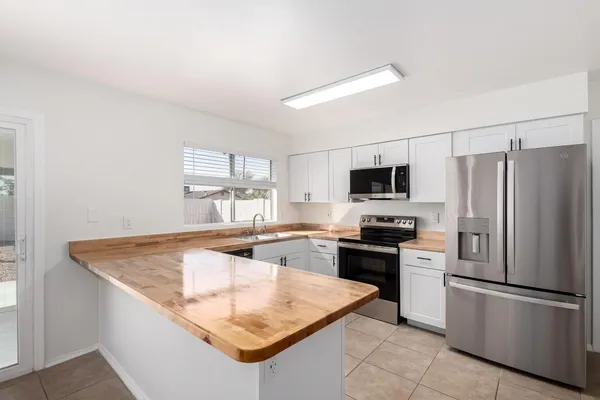 $1,999 | 7027 West Palo Verde Avenue, Peoria, AZ 85345