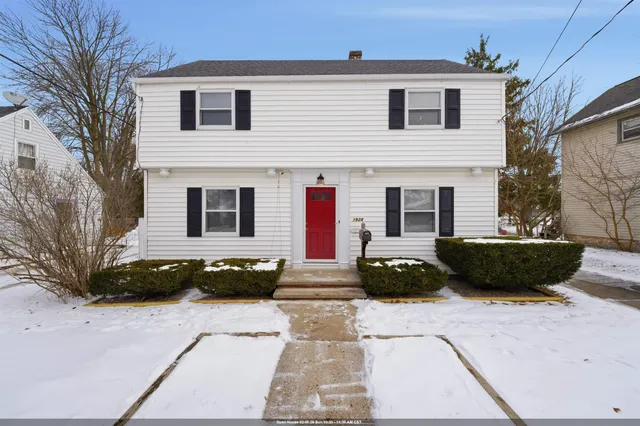 $315,000 | 1928 South Lawe Street, Appleton, WI 54915