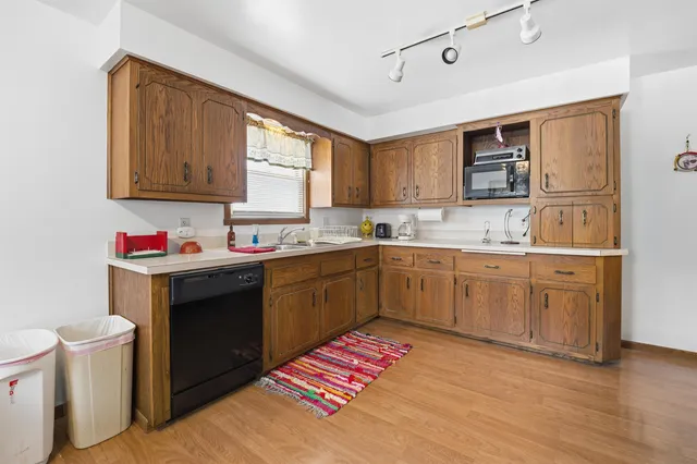 $315,000 | 1928 South Lawe Street, Appleton, WI 54915