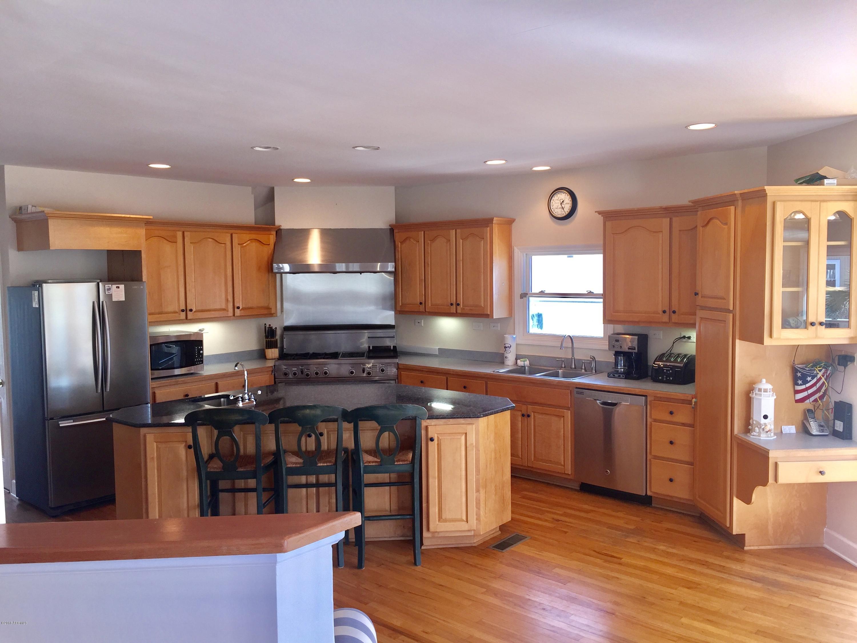 718 Pompano Road Fripp Island, SC 29920 - Photo 6 of 32 Kitchen