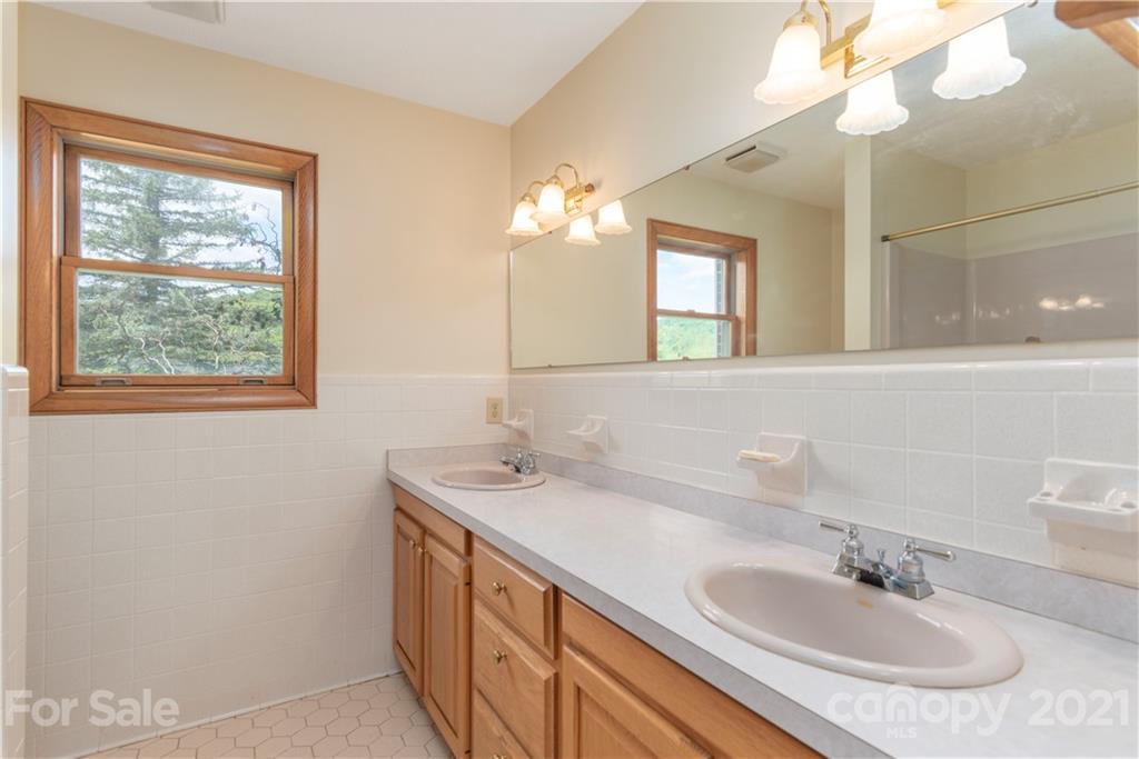 22 Lon Israel Road Candler, NC 28715 - Photo 27 of 40 Gallery Image 27