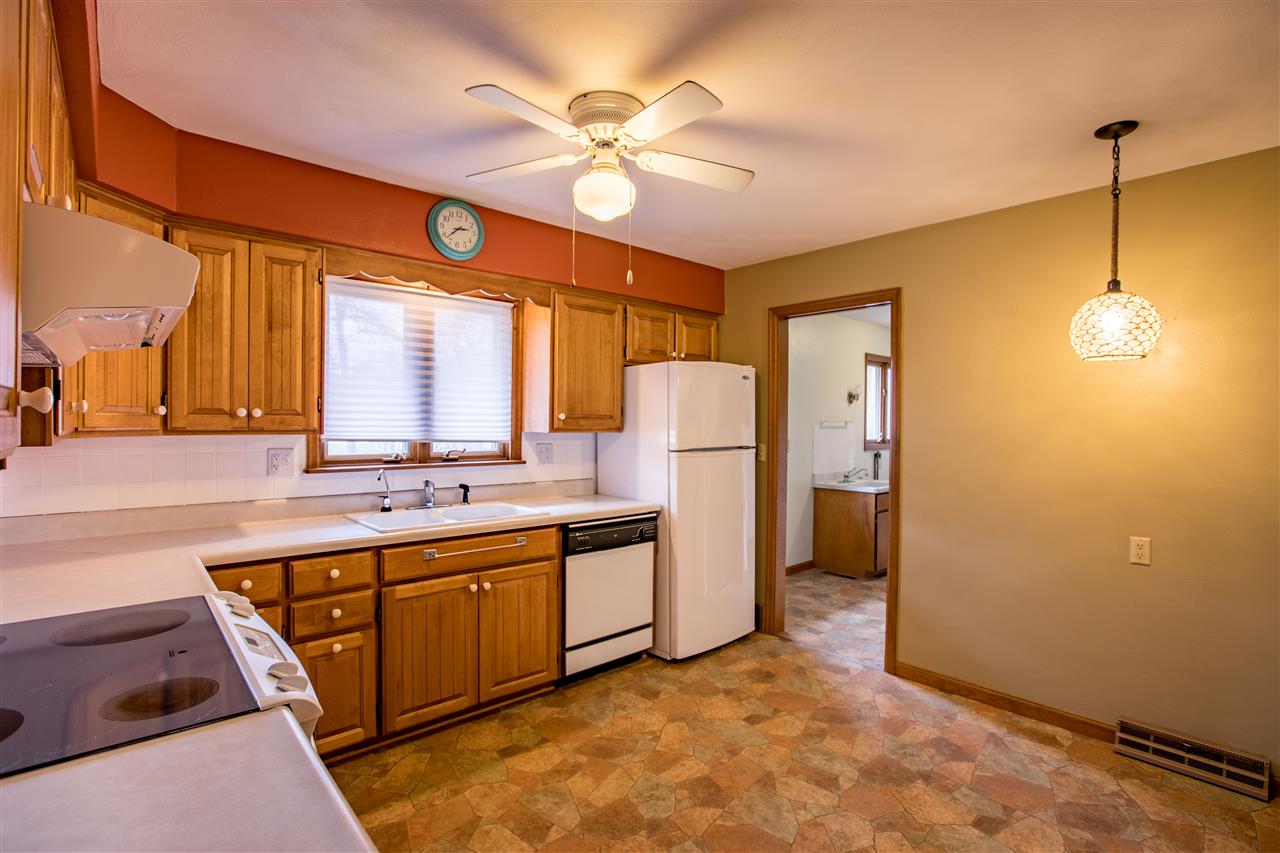 1401 Spring Court Wellman, IA 52356 - Photo 4 of 26 Gallery Image 4