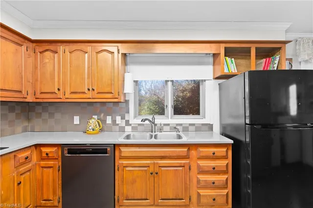 $374,900 | 216 Knollwood Drive, Jamestown, NC 27282