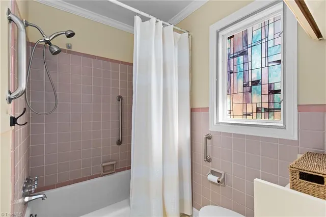 $374,900 | 216 Knollwood Drive, Jamestown, NC 27282