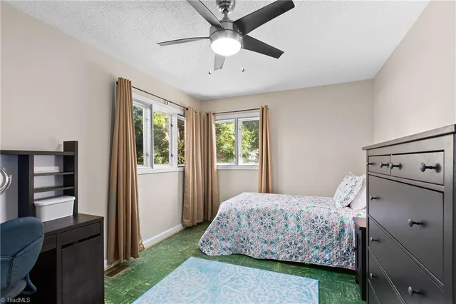 $374,900 | 216 Knollwood Drive, Jamestown, NC 27282