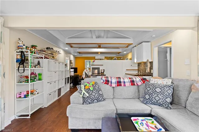 $374,900 | 216 Knollwood Drive, Jamestown, NC 27282