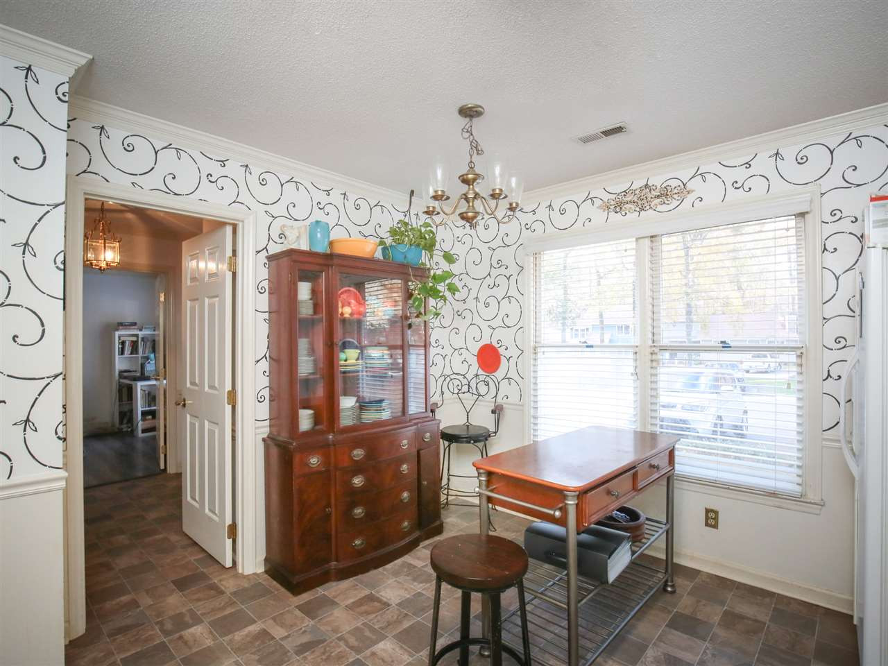 6418 Meadow View Drive Raleigh, NC 27609 - Photo 6 of 25 Photo 6