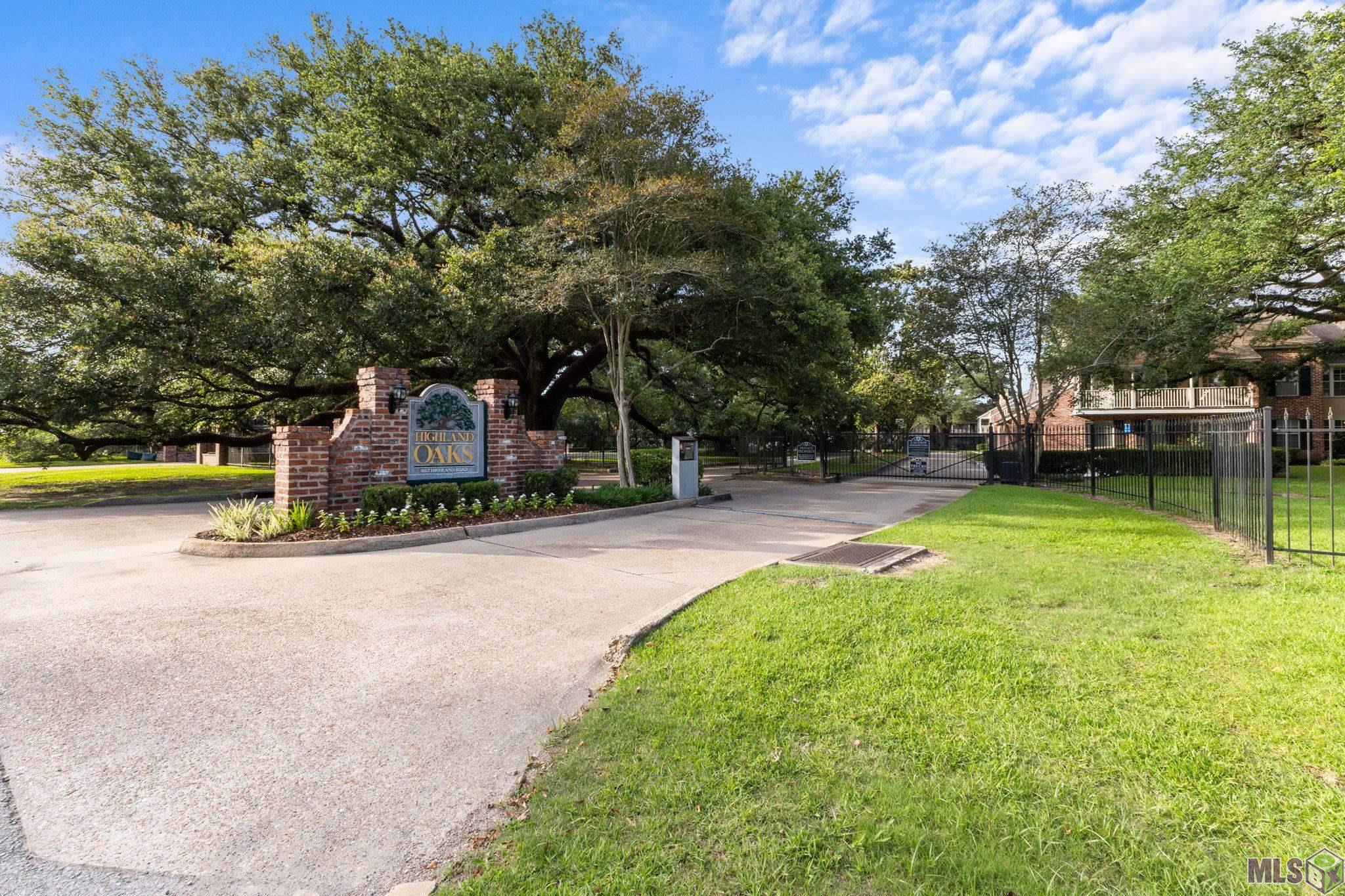 9007 Highland Road, Unit 18 Baton Rouge, LA 70810 - Photo 2 of 22 Highland Oaks Gated Community