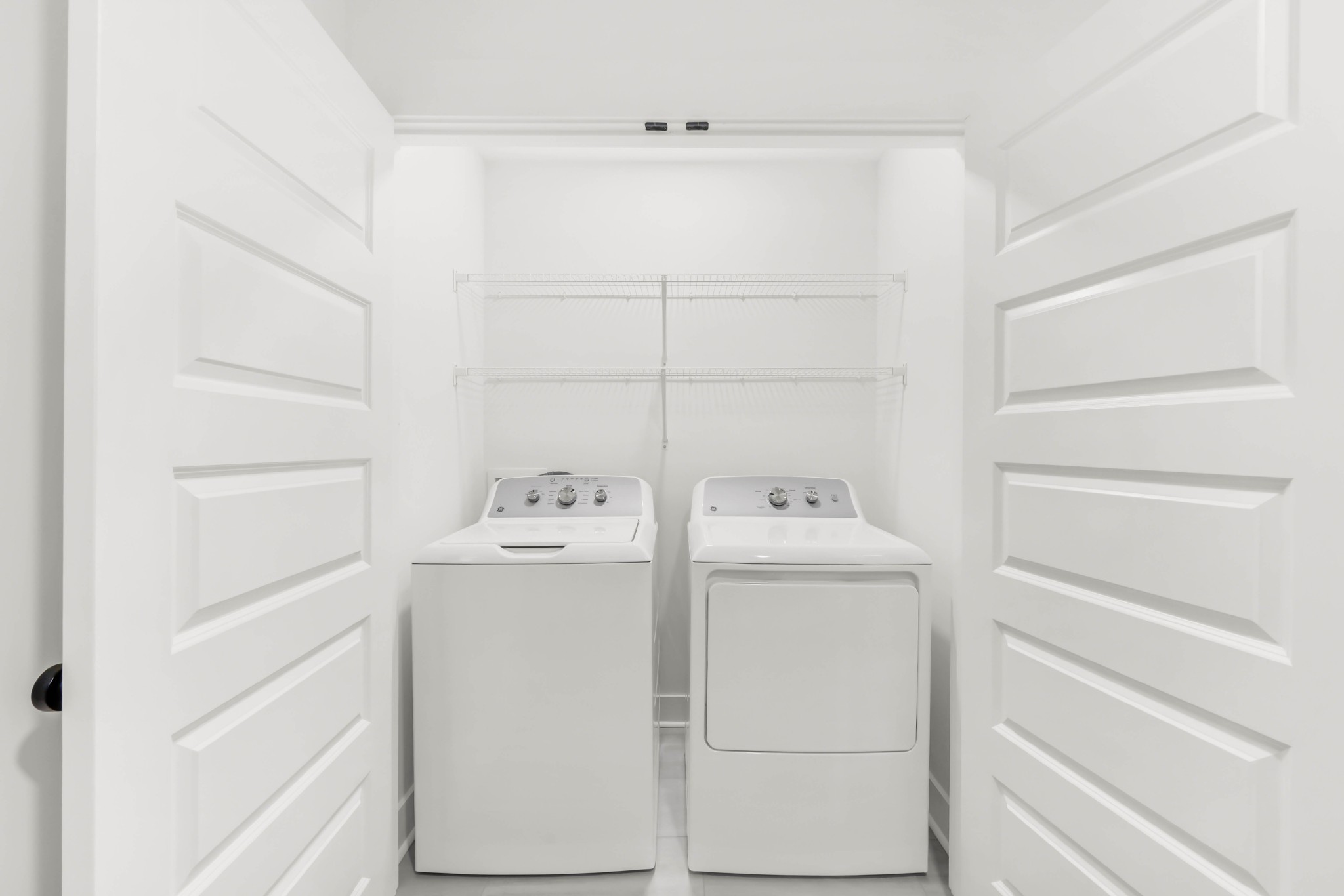 352 Front Rdg Circle Clarksville, TN 37042 - Photo 25 of 29 a utility room with dryer and washer