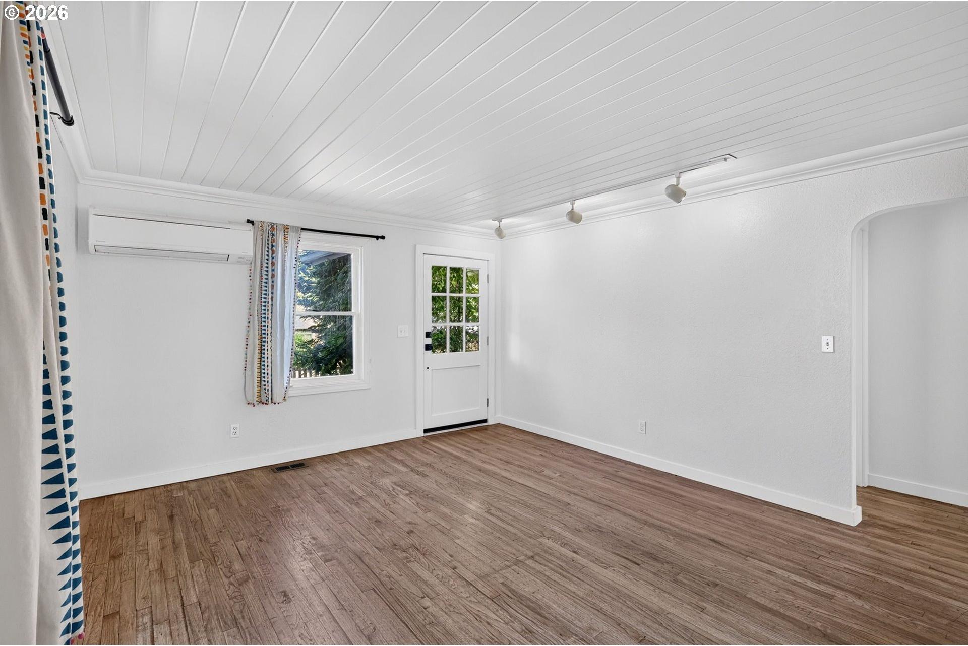 4520 Southeast Chase Road Gresham, OR 97080 - Photo 3 of 38 Gallery Image 3