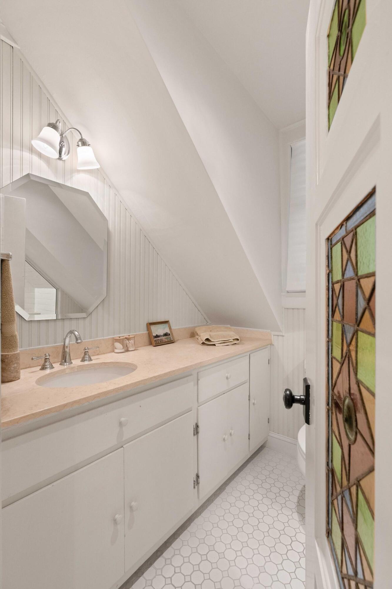 22 Rutledge Avenue Charleston, SC 29401 - Photo 63 of 81 Carriage House full Bathroom