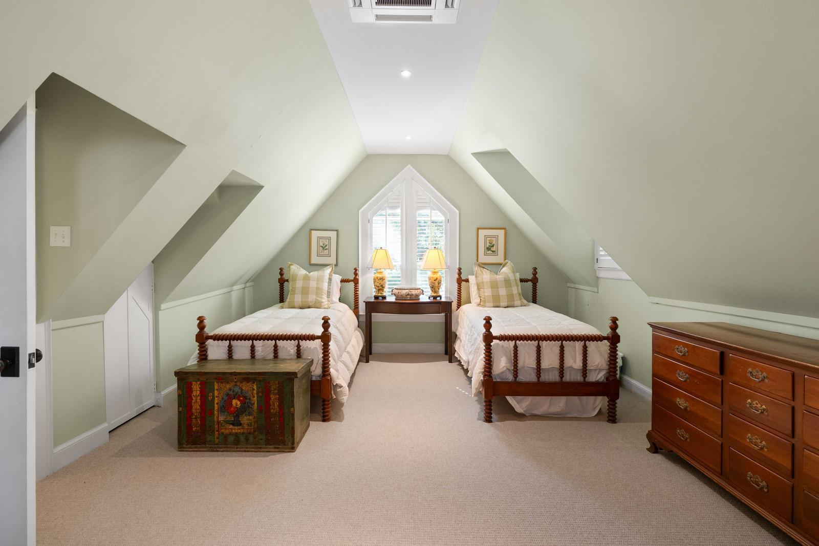 22 Rutledge Avenue Charleston, SC 29401 - Photo 65 of 81 Carriage House Bedroom