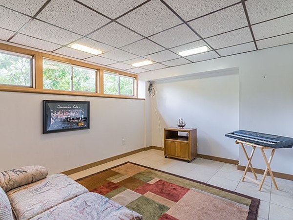 23 Lincoln Road Sharon, MA 02067 - Photo 16 of 19 Gallery Image 16