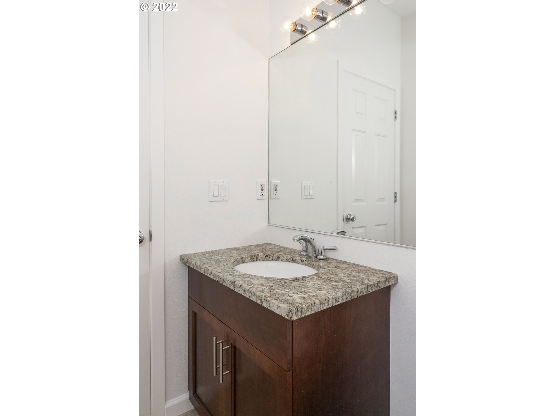 14065 Southwest Springbrook Lane Tigard, OR 97223 - Photo 21 of 31 Gallery Image 21