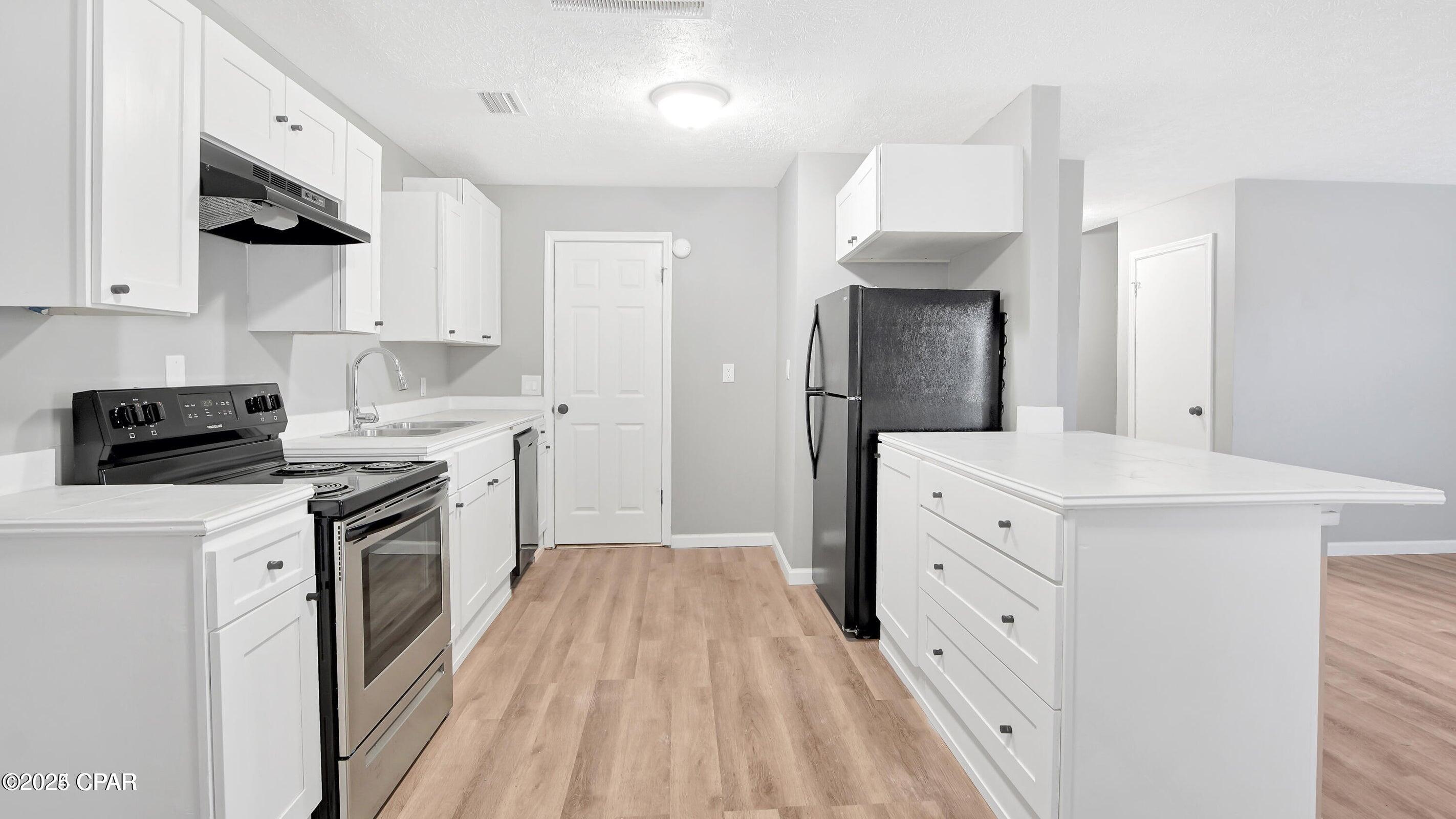 1028 Spring Avenue Panama City, FL 32401 - Photo 3 of 11