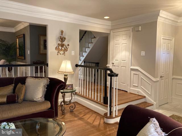 7915 Quarry Ridge Way Bethesda, MD 20817 - Photo 2 of 38 Front Entrance