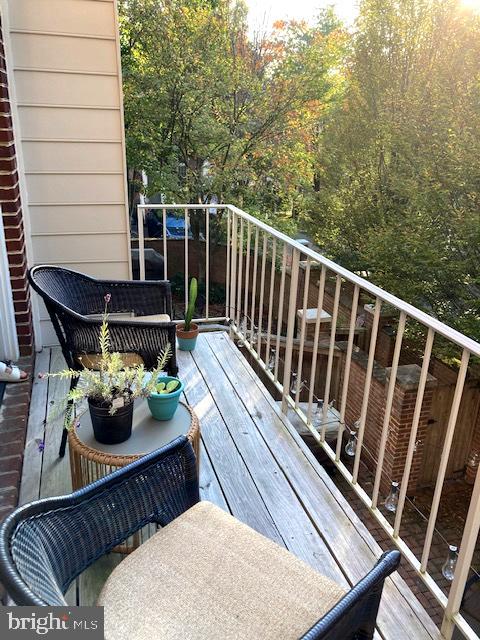7915 Quarry Ridge Way Bethesda, MD 20817 - Photo 13 of 38 Balcony off Family Room