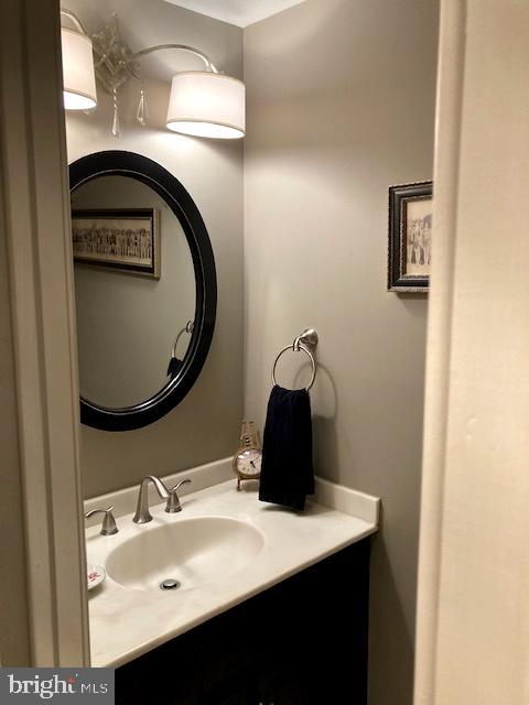 7915 Quarry Ridge Way Bethesda, MD 20817 - Photo 15 of 38 First level powder room