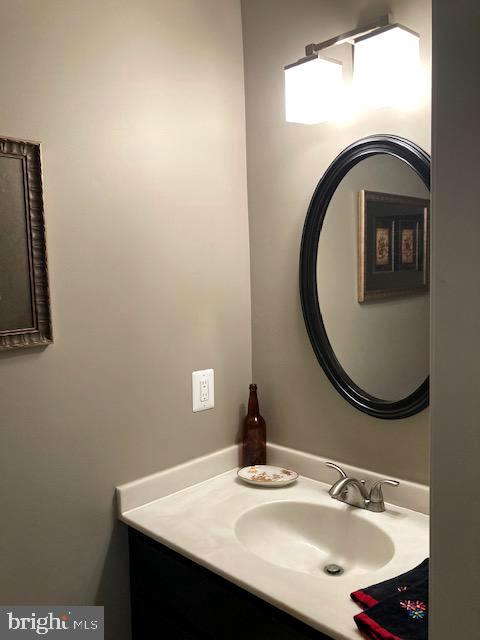 7915 Quarry Ridge Way Bethesda, MD 20817 - Photo 20 of 38 Lower level Powder Room