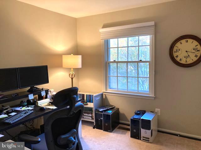 7915 Quarry Ridge Way Bethesda, MD 20817 - Photo 36 of 38 Bedroom level third bedroom/office