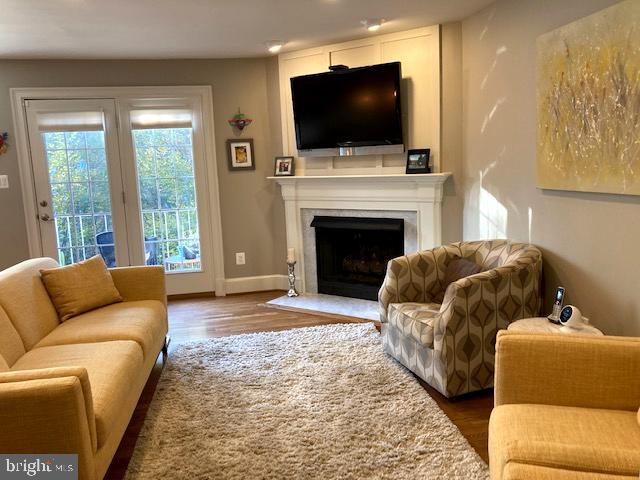 7915 Quarry Ridge Way Bethesda, MD 20817 - Photo 8 of 38 Family Room