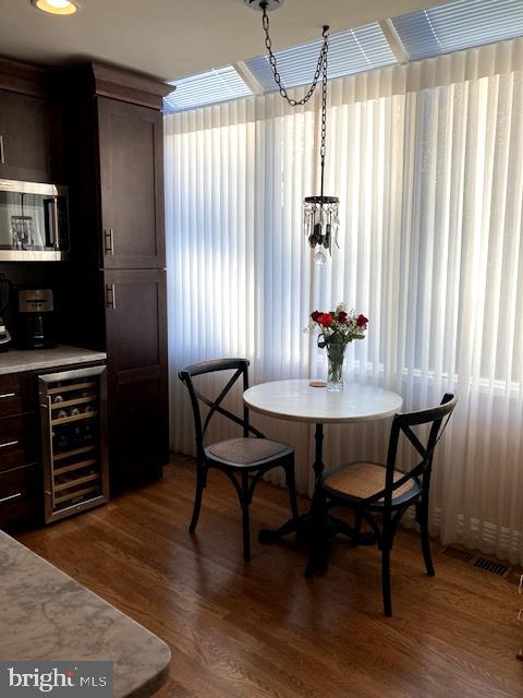 7915 Quarry Ridge Way Bethesda, MD 20817 - Photo 9 of 38 Breakfast nook