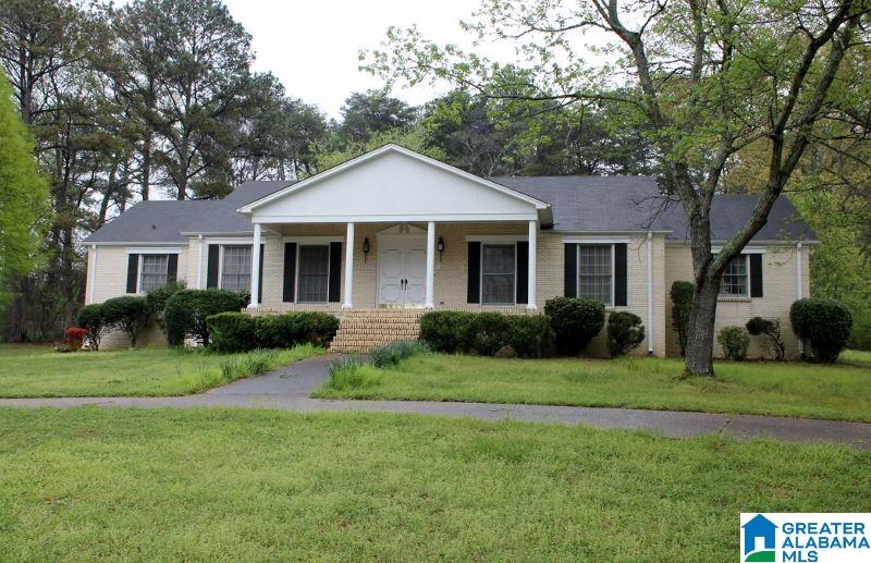 945 Pine Hill Road Birmingham, AL 35235 - Photo 1 of 20
