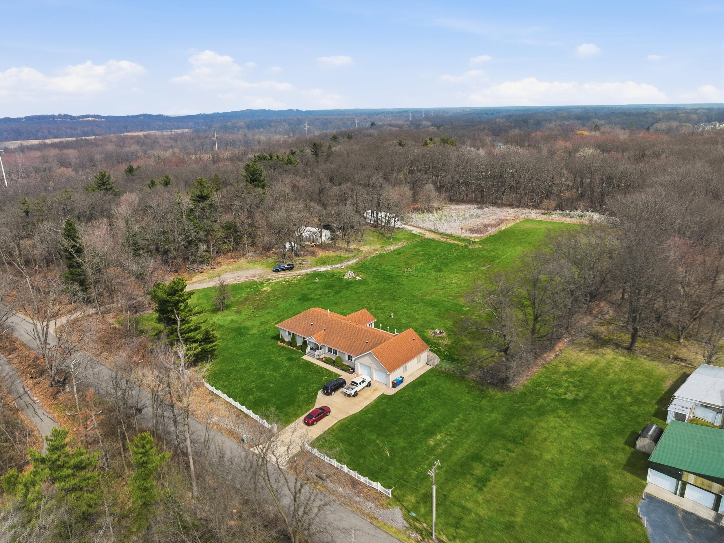1251 North Mineral Springs Road Porter, IN 46304 - Photo 5 of 29 2500x1873