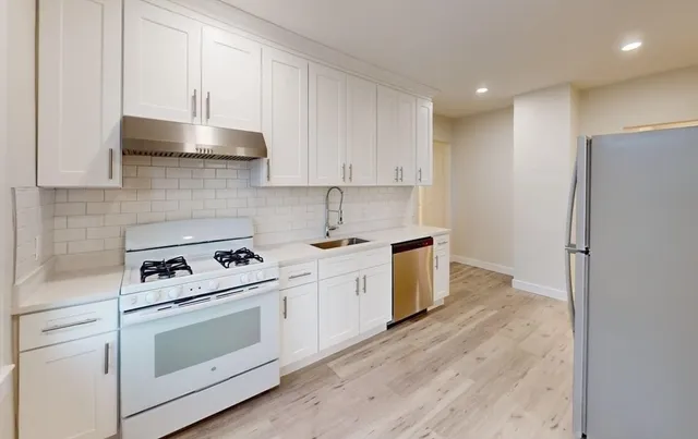 $3,800 | 391 Linwood Avenue, Unit 1, Newton, MA 02460