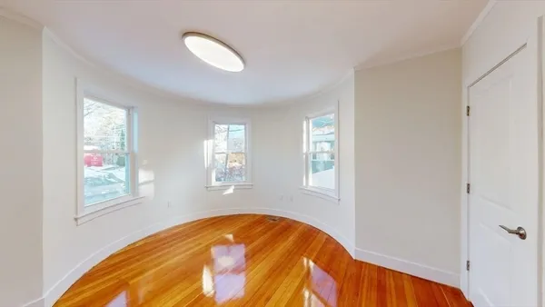 $3,800 | 391 Linwood Avenue, Unit 1, Newton, MA 02460