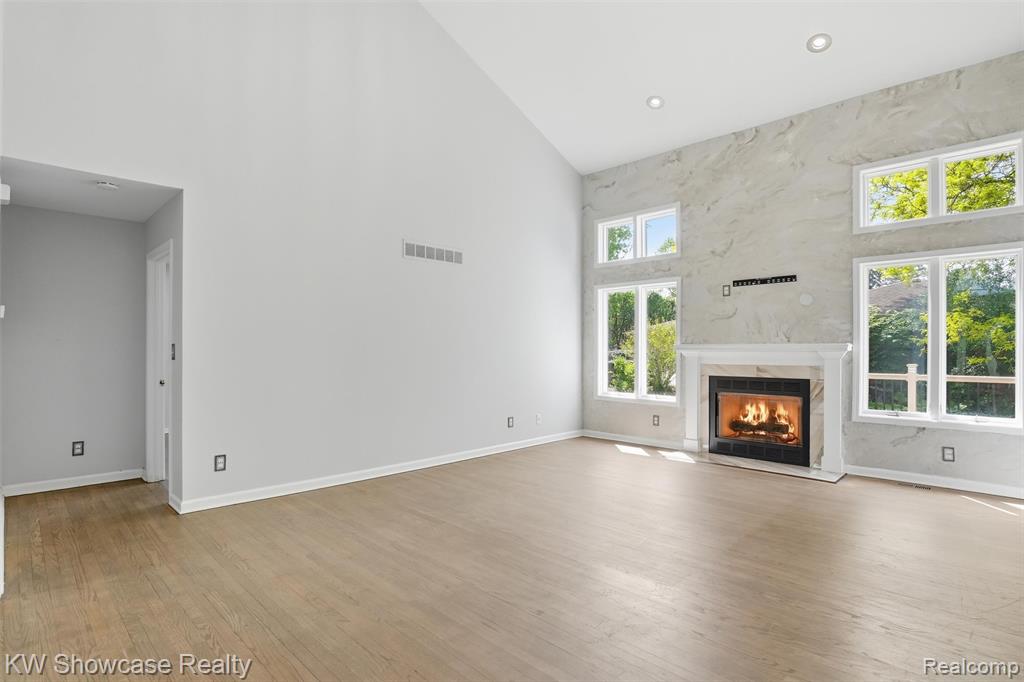 3345 East Commerce Road Commerce Township, MI 48382 - Photo 20 of 51