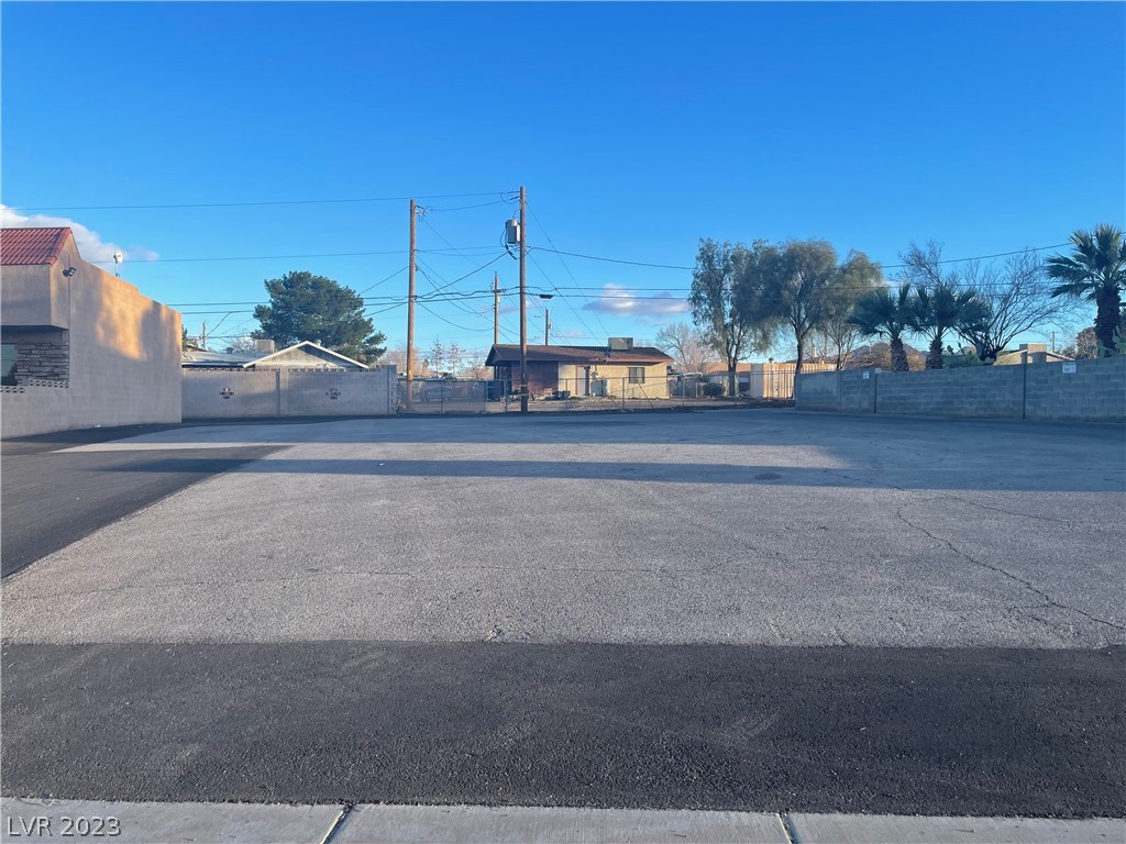 27 East Basic Road Henderson, NV 89015 - Photo 3 of 8