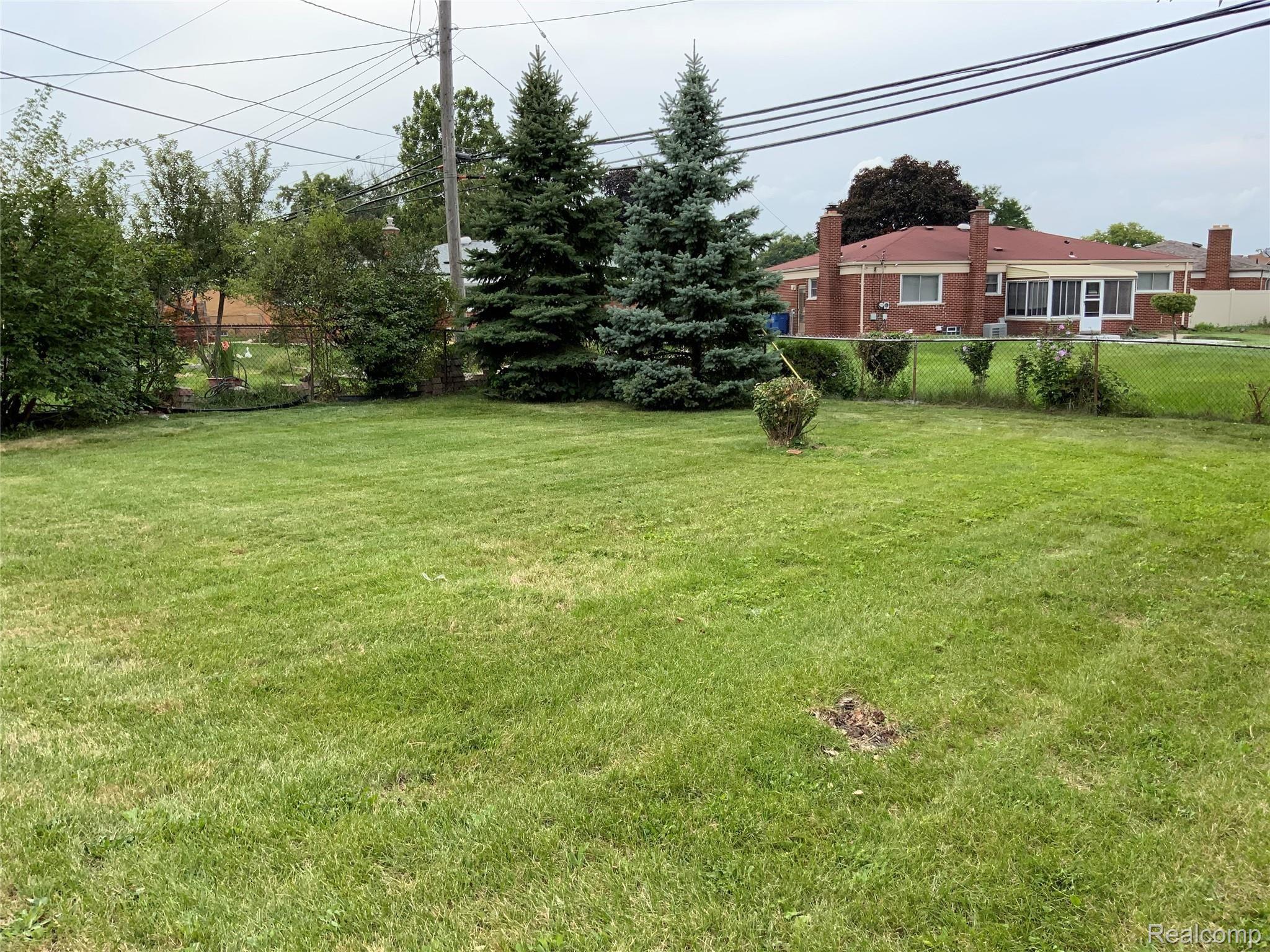 13329 Common Road Warren, MI 48088 - Photo 22 of 23 8641B85C-4772-48C9-A774-AE55ABDDA672.jpeg