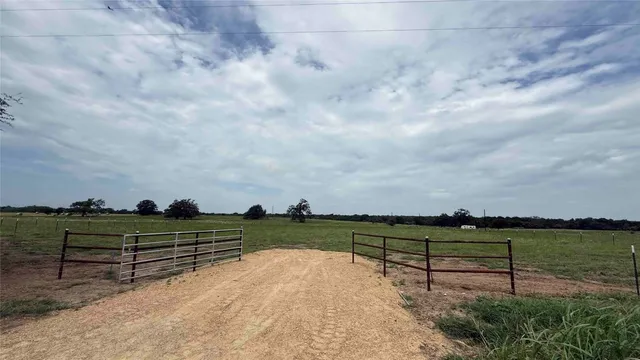 $189,900 | 8150 Old Colony Line Road, Dale, TX 78616
