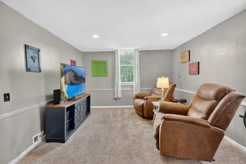 $349,900 | 272 North Wessington Place, Hendersonville, TN 37075