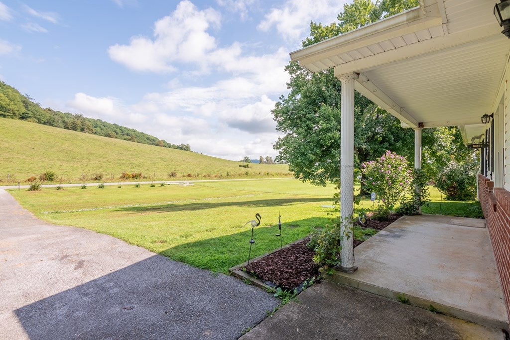 2914 Cedar Springs Road Sugar Grove, VA 24375 - Photo 6 of 70 Gallery Image 6