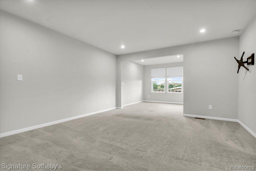 319 Strawberry Drive Rochester, MI 48307 - Photo 12 of 33