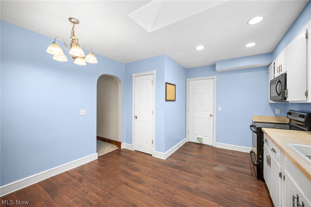 8224 Dartmoor Road Mentor, OH 44060 - Photo 12 of 28