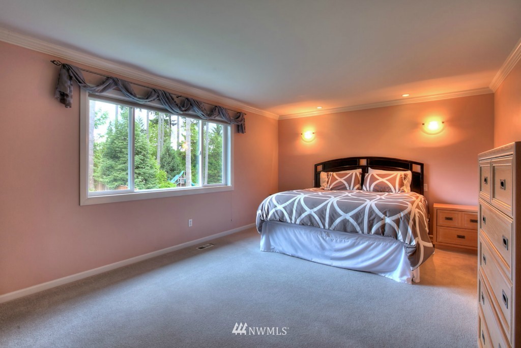 5308 Northeast 22nd Court Renton, WA 98059 - Photo 9 of 15 Gallery Image 9