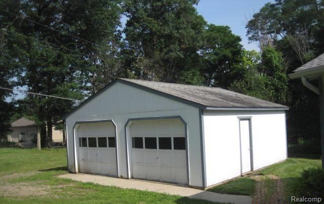 4159 Cooley Lake Road White Lake, MI 48383 - Photo 3 of 12 Gallery Image 3