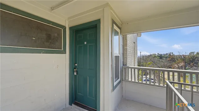 $1,300 | 1005 North LBJ Drive, Unit B5, San Marcos, TX 78666