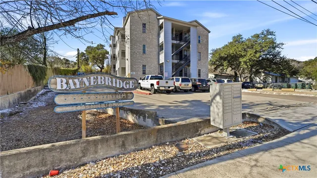 $1,300 | 1005 North LBJ Drive, Unit B5, San Marcos, TX 78666