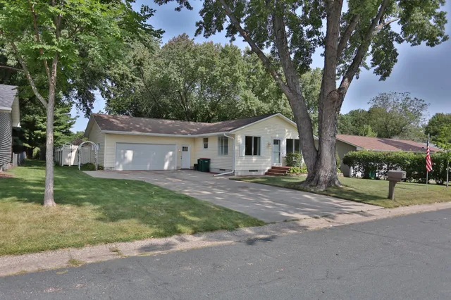 $369,900 | 931 Roosevelt Street, River Falls, WI 54022