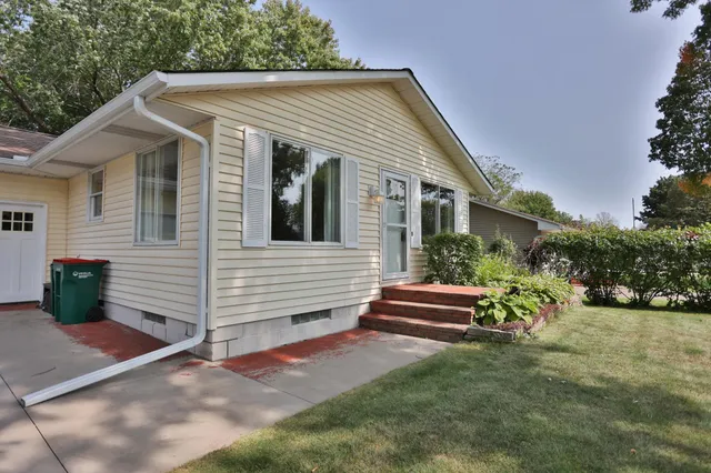 $369,900 | 931 Roosevelt Street, River Falls, WI 54022