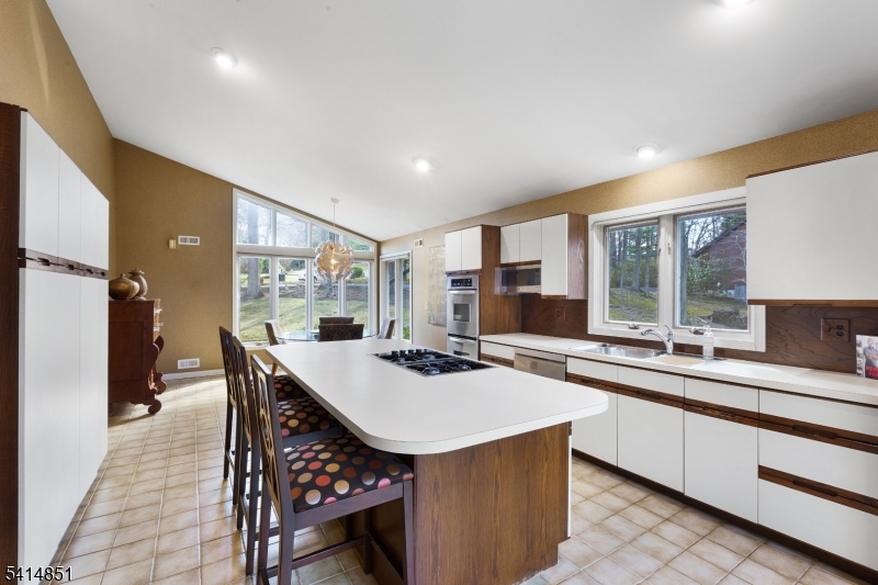 4 Timber Ridge Drive Warren, NJ 07059 - Photo 12 of 26